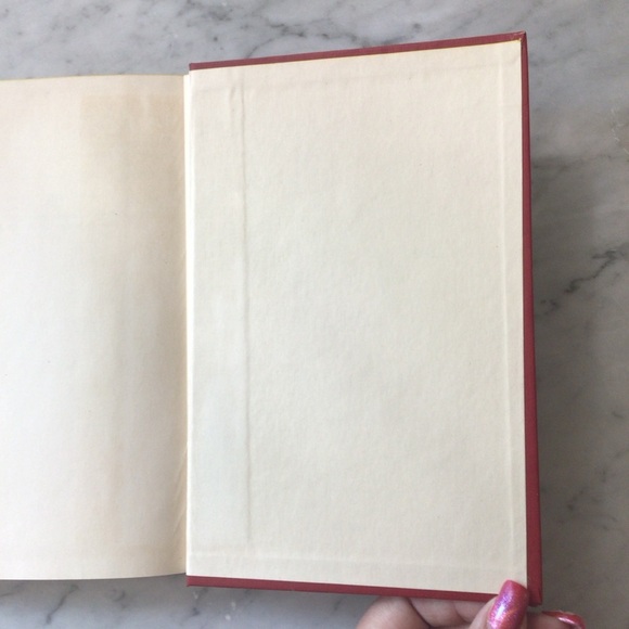 The Queen Bee by Edna Lee Vintage Hardcover Book - Picture 11 of 12